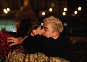 Співак MELOVIN оголосив про заручини з військовим медиком