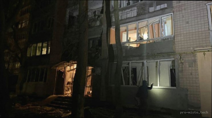 Ворог атакував вночі Одеський район: вісім постраждалих та зруйновані будинки