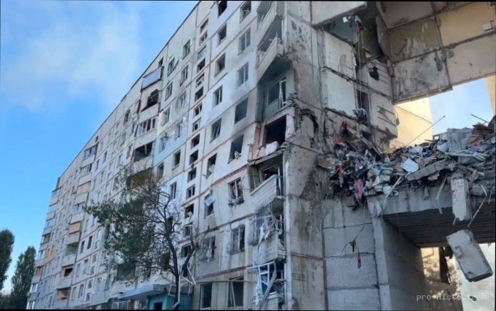 Росія вдарила КАБами по трасі у Харкові: є загиблі та поранені
