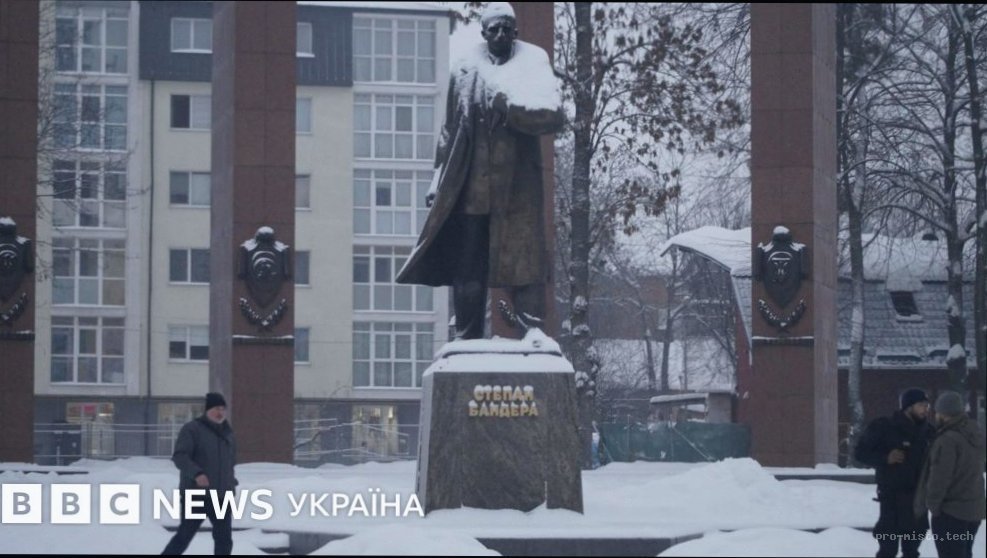 Росія атакувала пам’ятник Бандері: наслідки удару по Львову