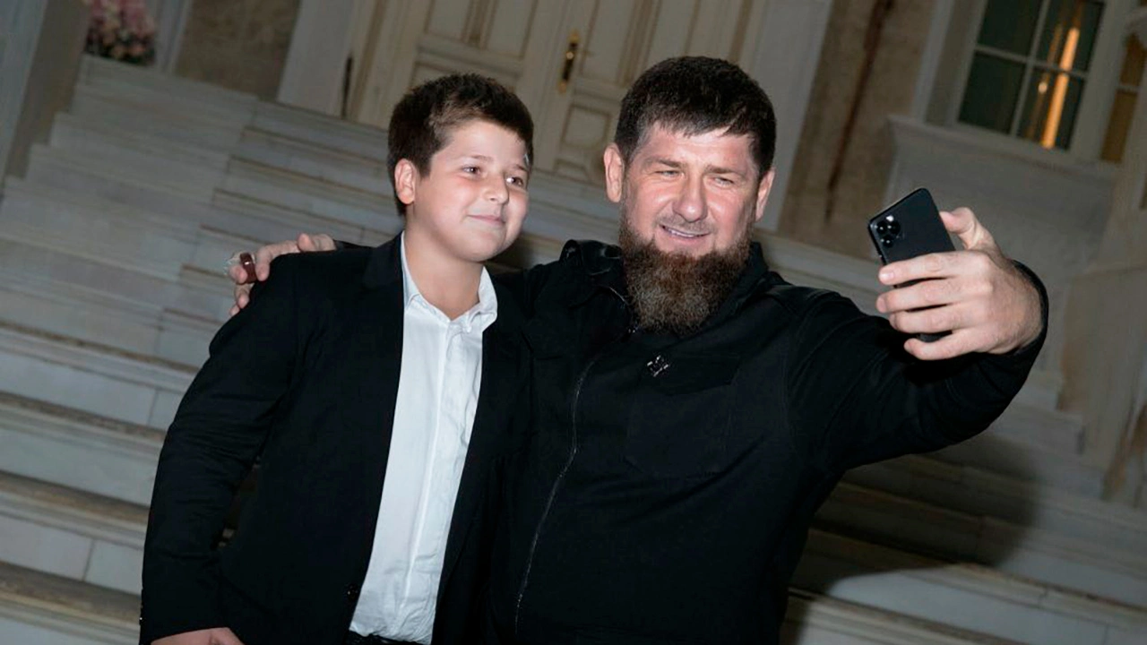 Адам Кадиров потрапив у серйозну ДТП у Грозному — що відомо