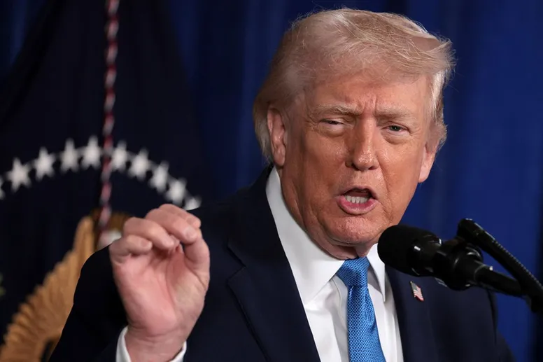 Трамп оголосив паузу в атаках на Іран
