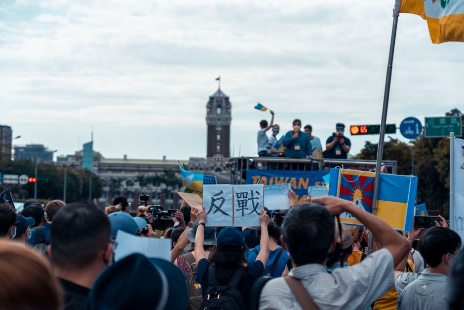 Мітинг біля Офісу президента: 500 людей вийшли на протест