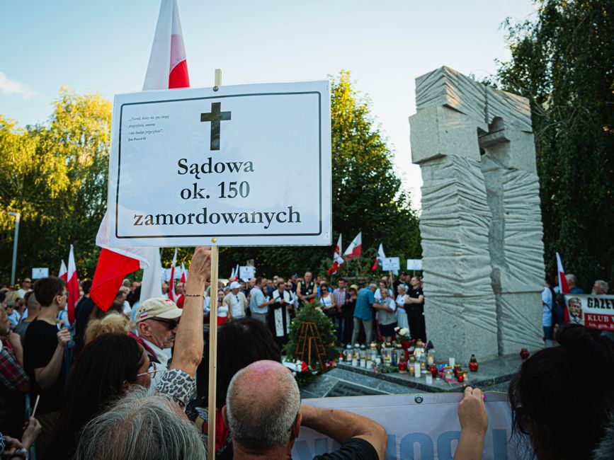 Поляки побили трьох українців через «лекцію про Волинь»