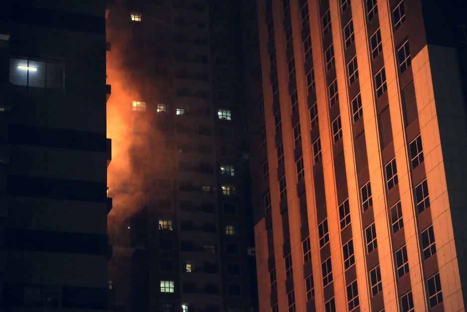Удар по Подолу: пожежа у 16-поверхівці Києва, троє поранених