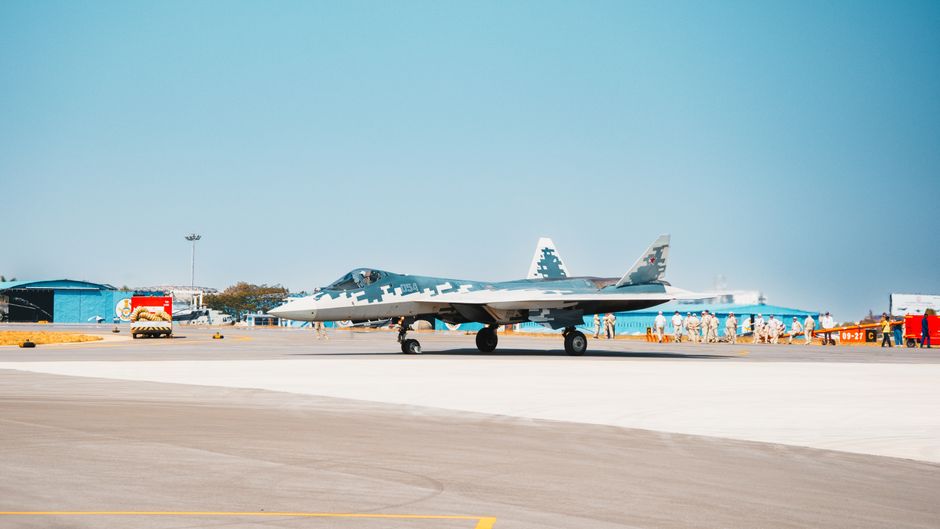 Зіткнення Су-35С у Курській області: один пілот загинув