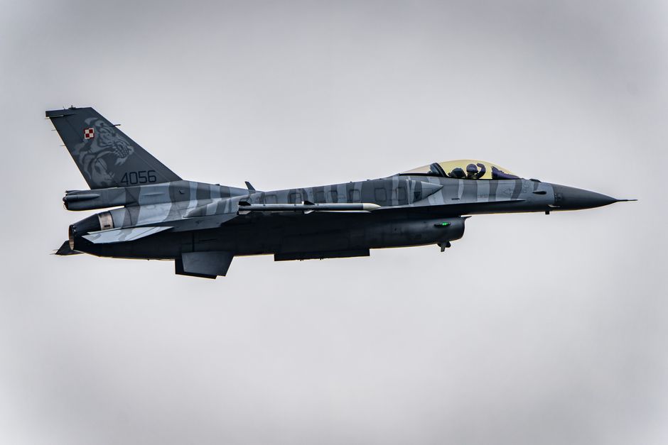 Польща готова передати Україні 29 F-16: що зупинило угоду